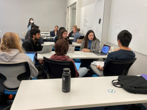 Juanita Vargas Ibáñez and Amanda Rey Dominguez share their research on Quebec’s linguistic policies to students in Spanish, Russian, and Chinese listen in